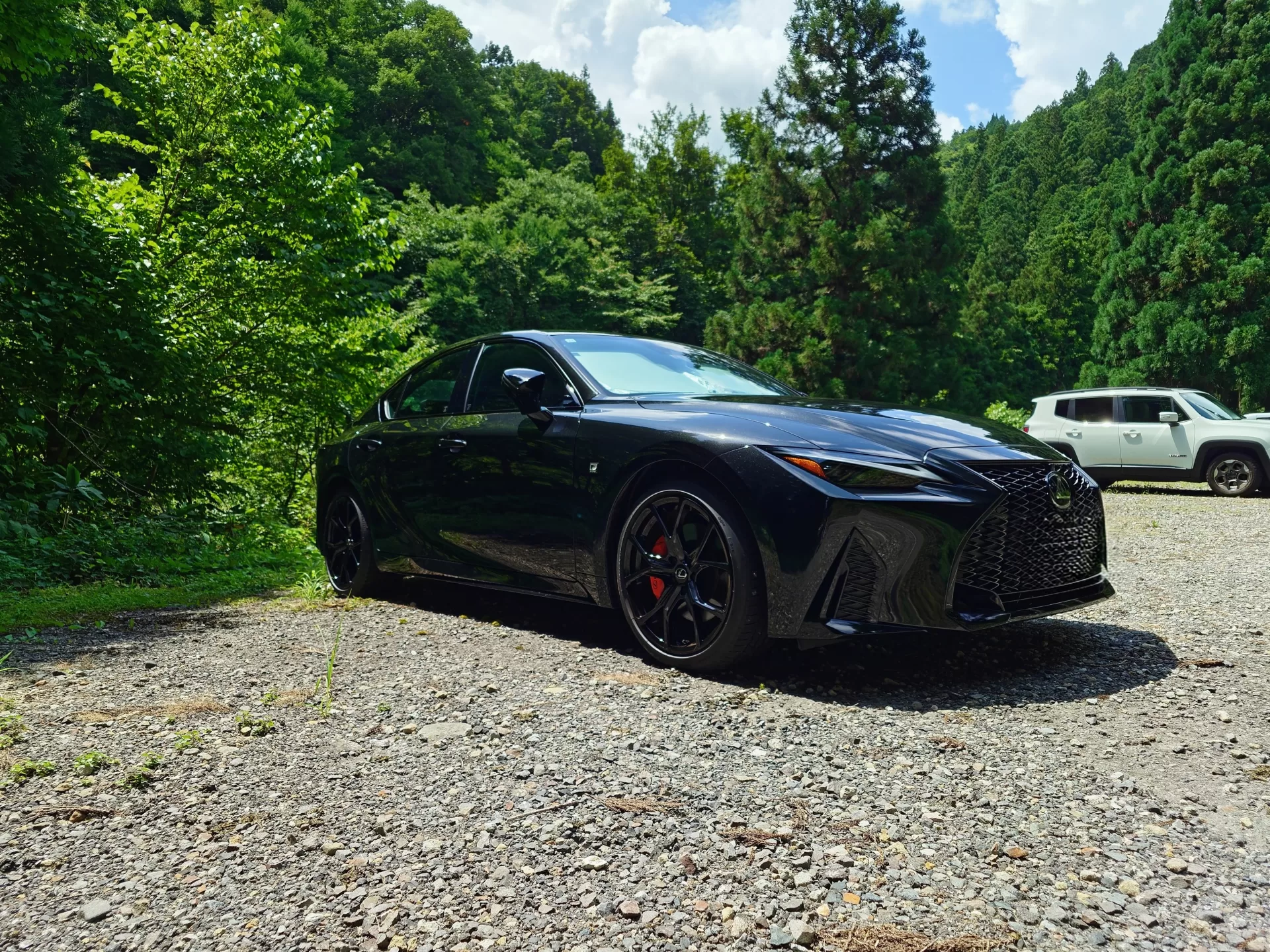 レクサス IS300h F SPORT Mode Black IV 2025年式 グラファイトブラックガラスフレーク フロント右斜め
