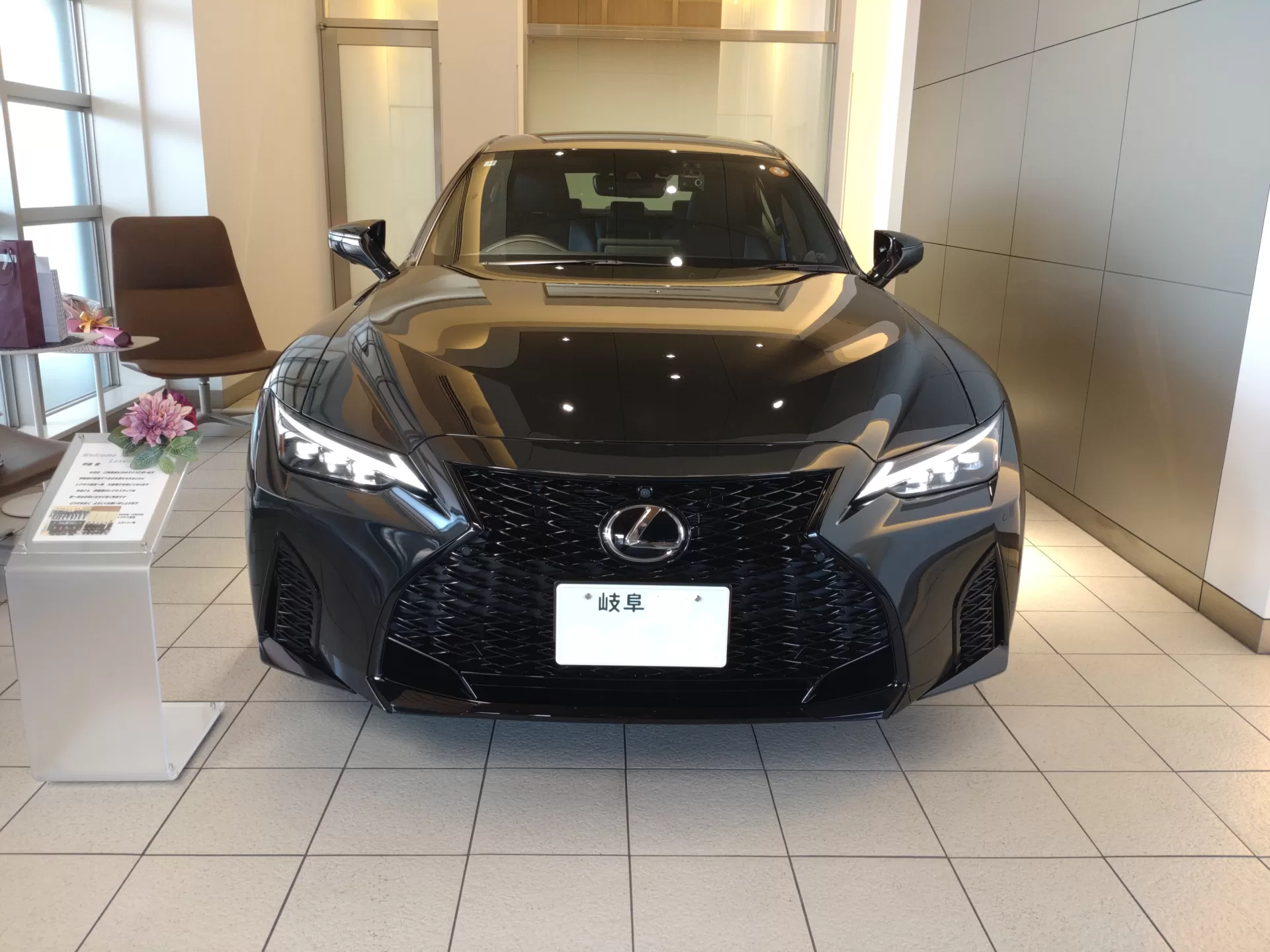 レクサス IS300h F SPORT Mode Black IV 2025年式 グラファイトブラックガラスフレーク フロント