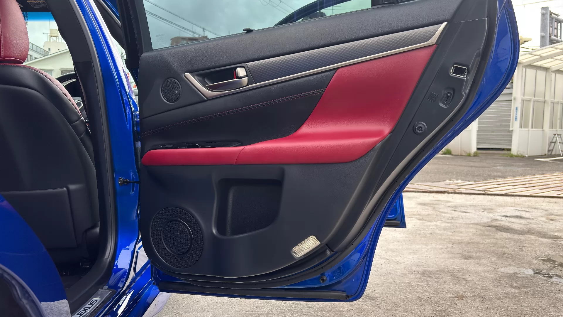 レクサス GS 300h F SPORT 2018年式 ダークローズ インテリア 後席ドアトリム