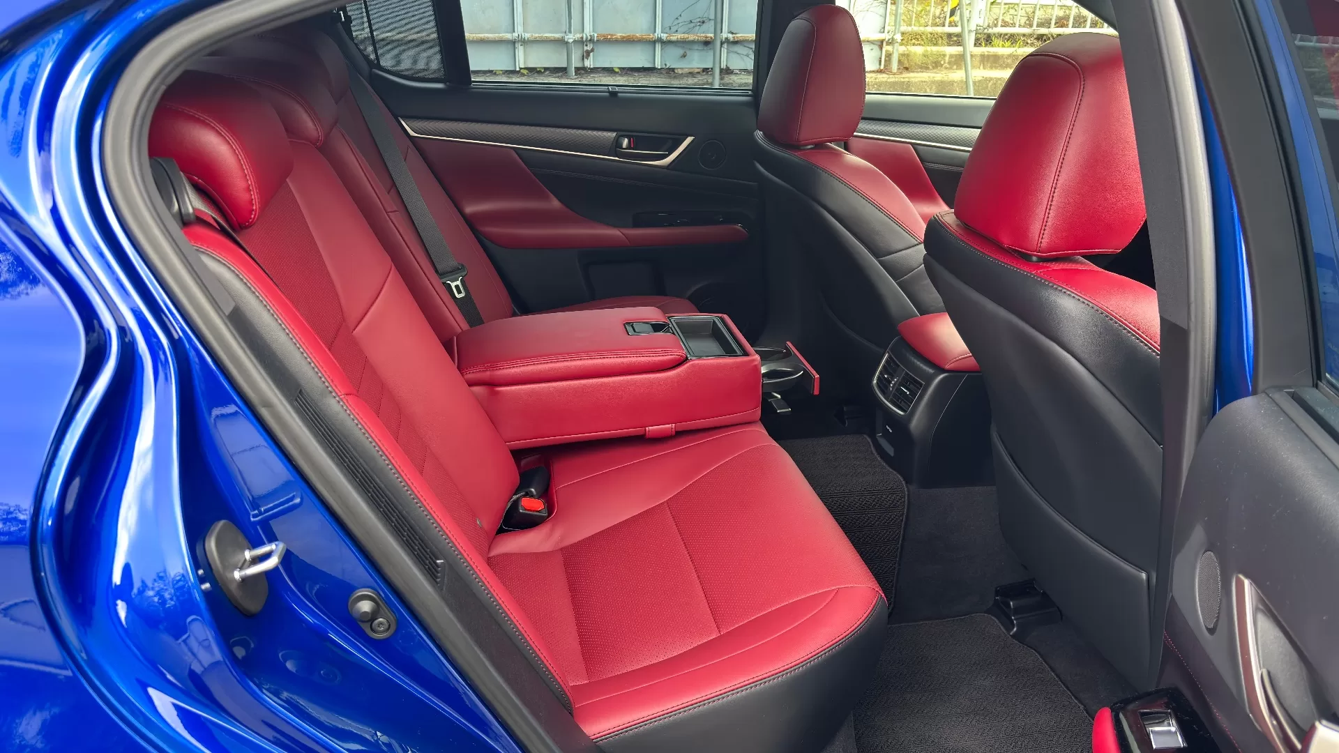 レクサス GS 300h F SPORT 2018年式 ダークローズ インテリア 後席