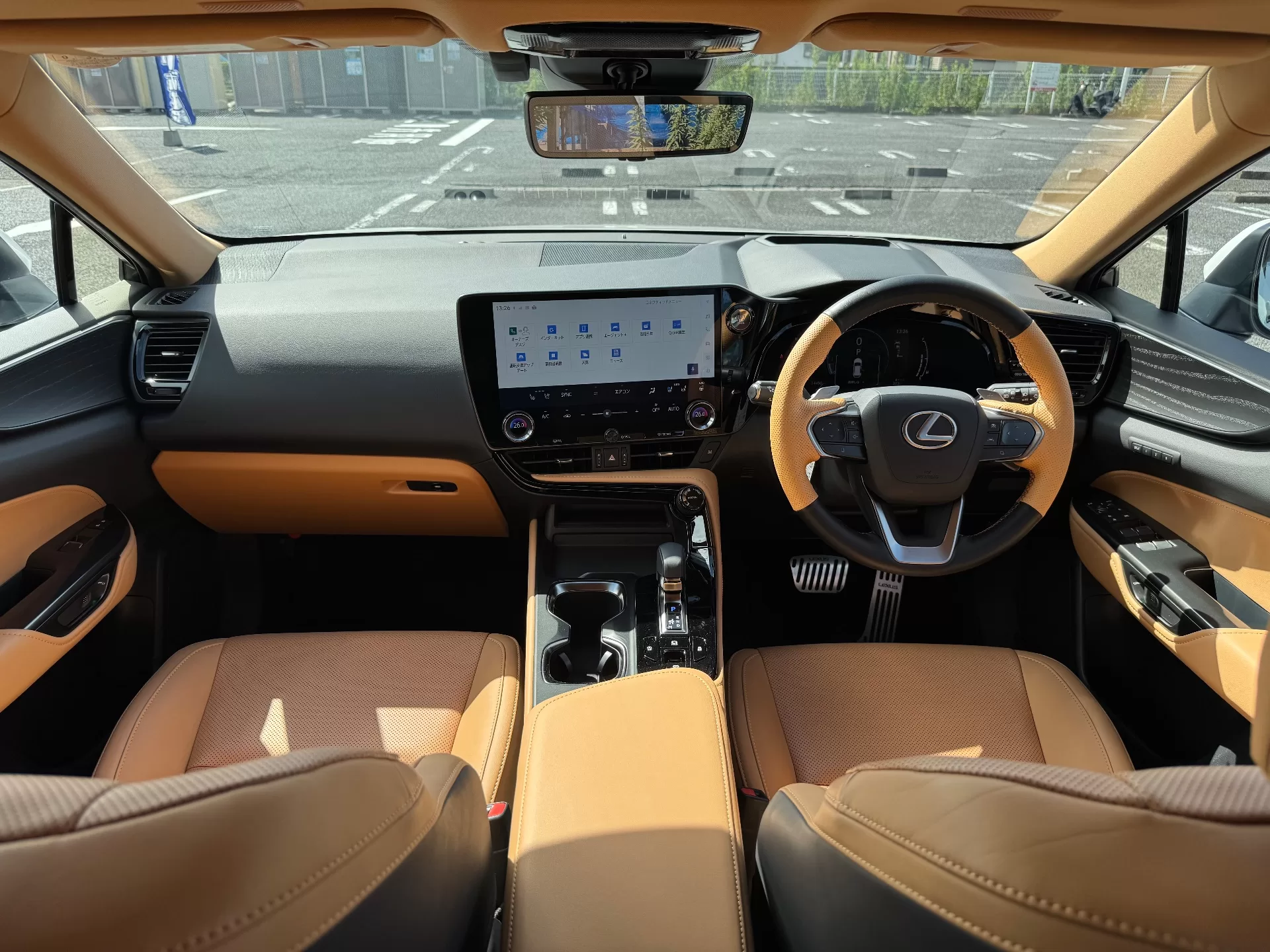 レクサス NX250 version L 2025年式 ヘーゼル(本革) インテリア 前席