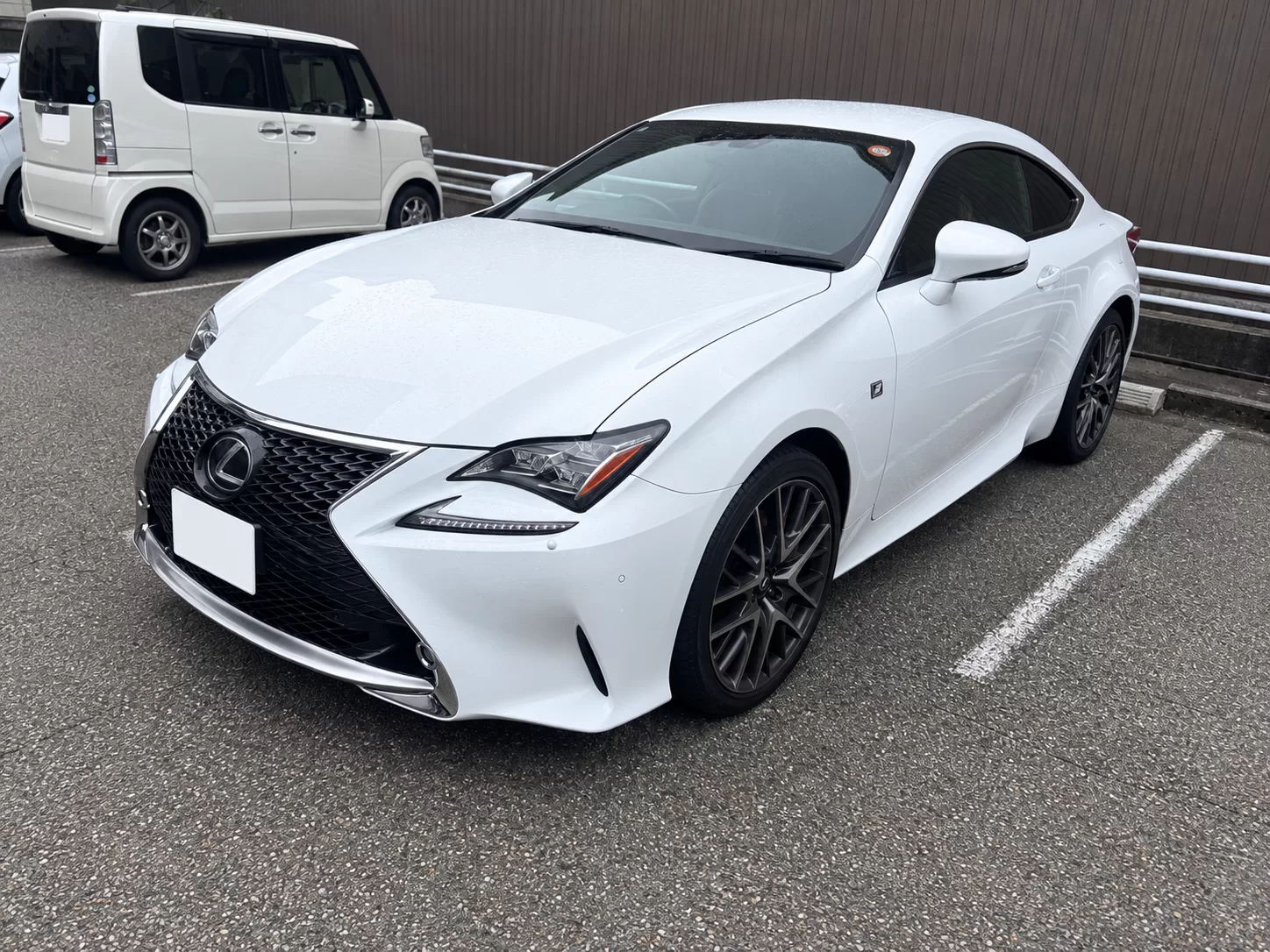 レクサス RC350 F SPORT 2015年式 ホワイトノーヴァガラスフレーク フロント左斜め