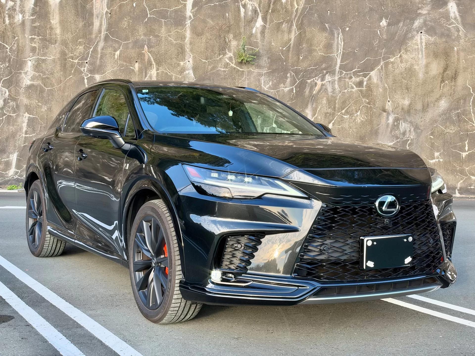 レクサス RX500h F SPORT Performance 2025年式 グラファイトブラックガラスフレーク フロント右斜め
