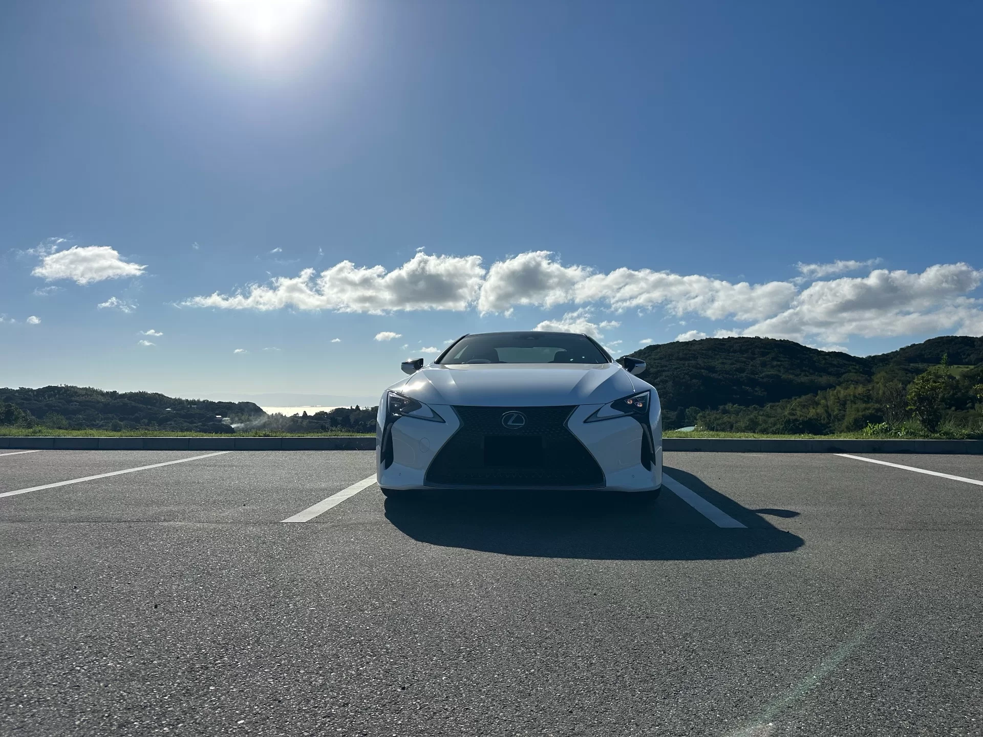 レクサス LC500 2023年式 ホワイトノーヴァガラスフレーク フロント