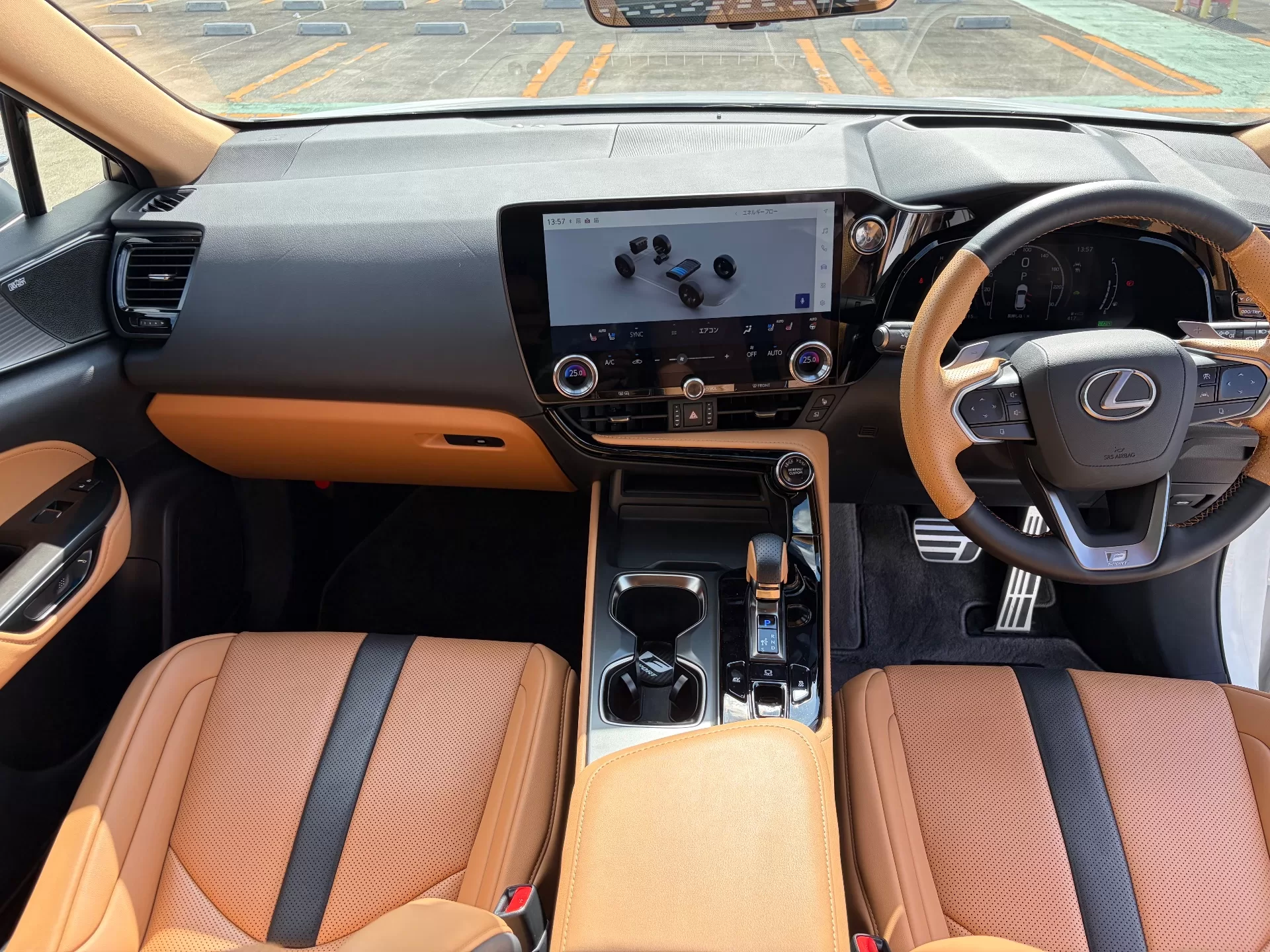 レクサス NX350h F SPORT 2024年式 “F SPORT”ヘーゼル(本革) インテリア 前席