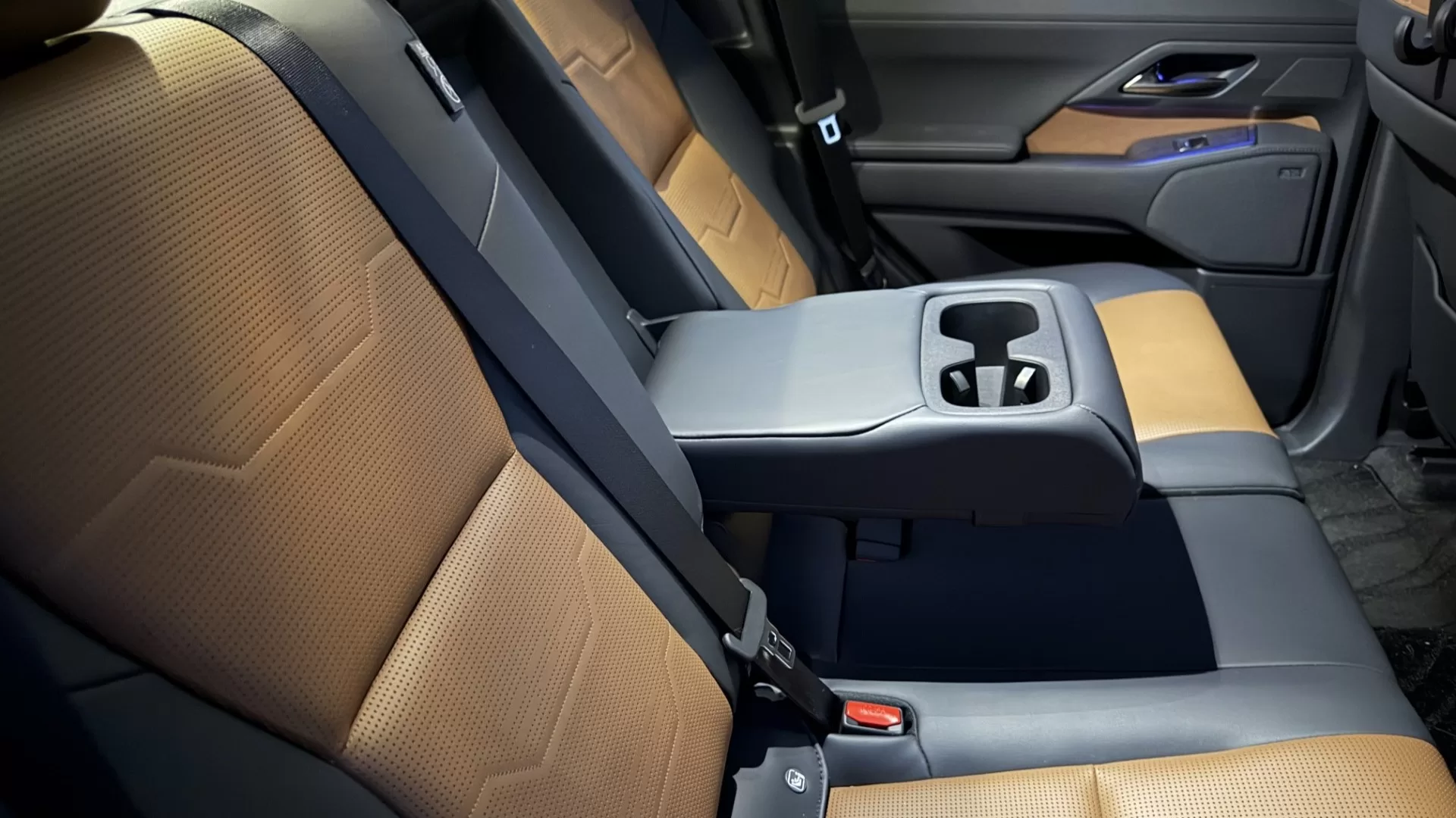 レクサス GX550 version L 2025年式 インテリア 後席