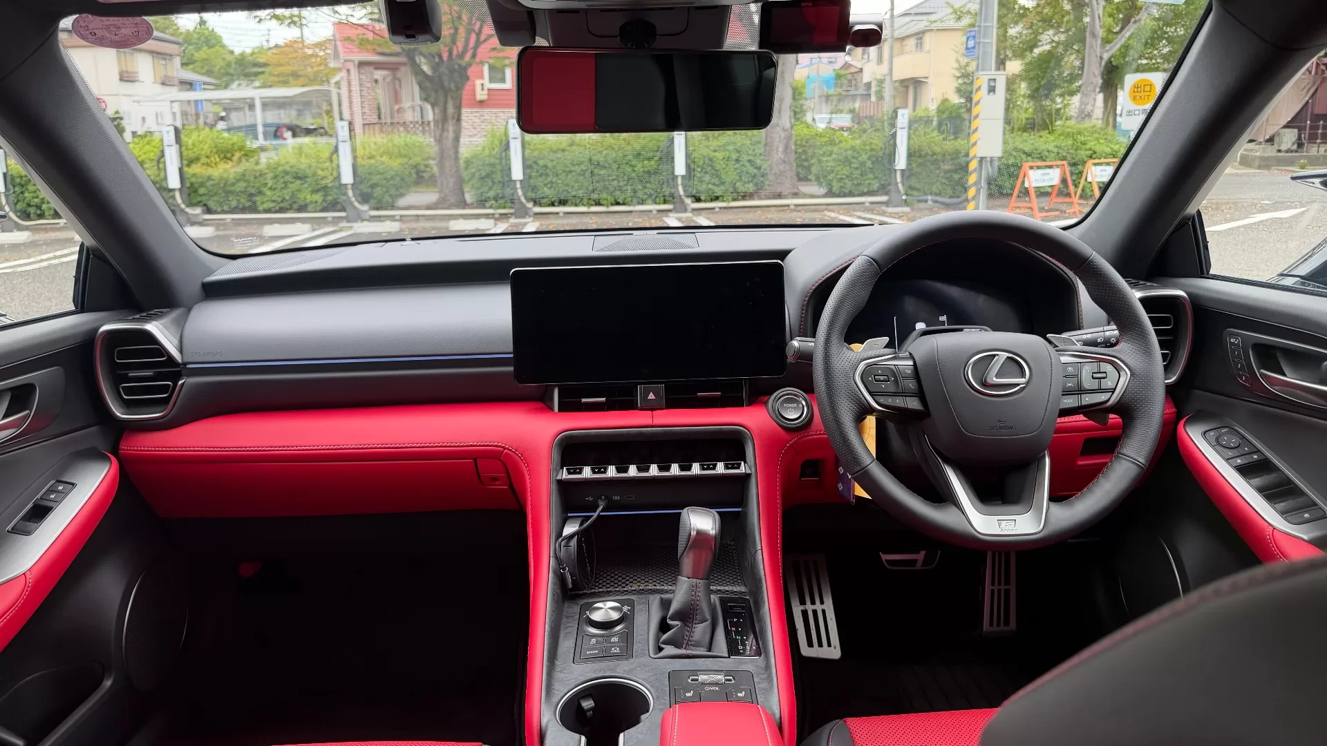 レクサス IS300h F SPORT 2026年式 “F SPORT”プロミネンス(L tex) インテリア 前席