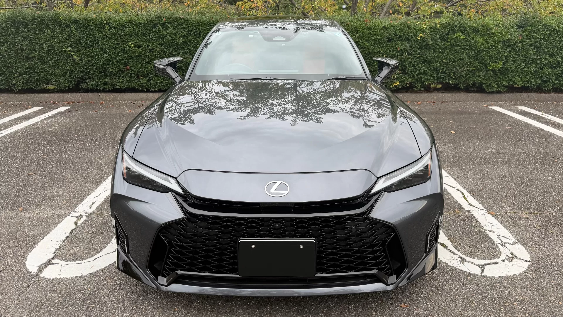 レクサス IS300h F SPORT 2026年式 ソニッククロム フロント