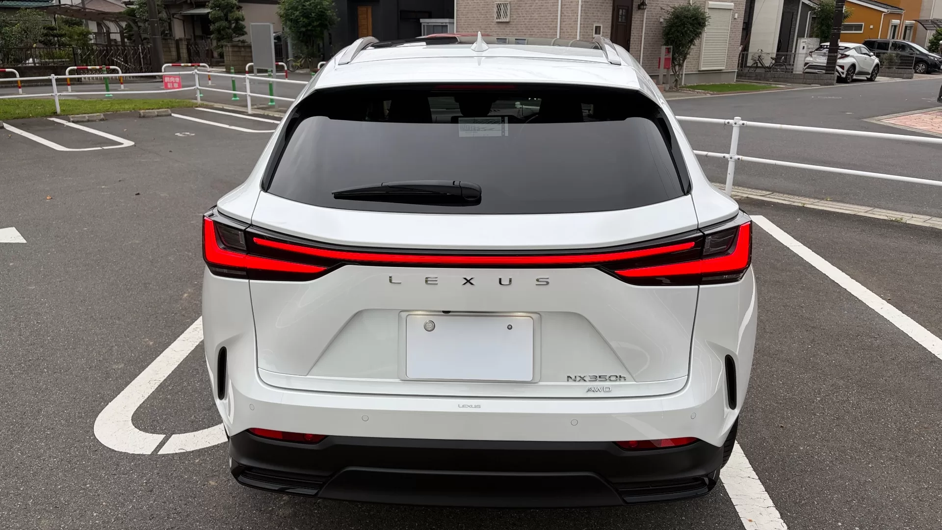 レクサス NX350h version L 2025年式 ソニッククォーツ リア