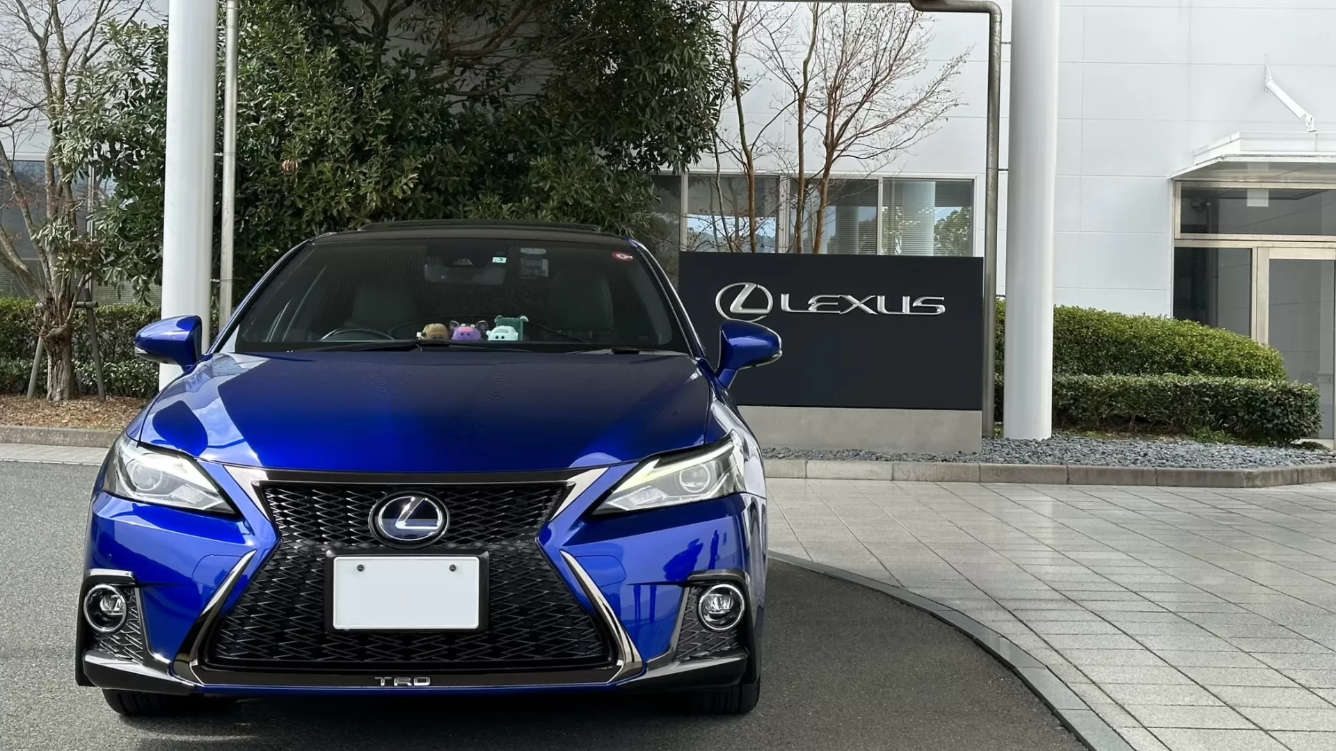 レクサス CT200h F SPORT 2018年式 ブラックルーフ&ヒートブルーコントラストレイヤリング “F SPORT”専用リヤスポイラー フロント