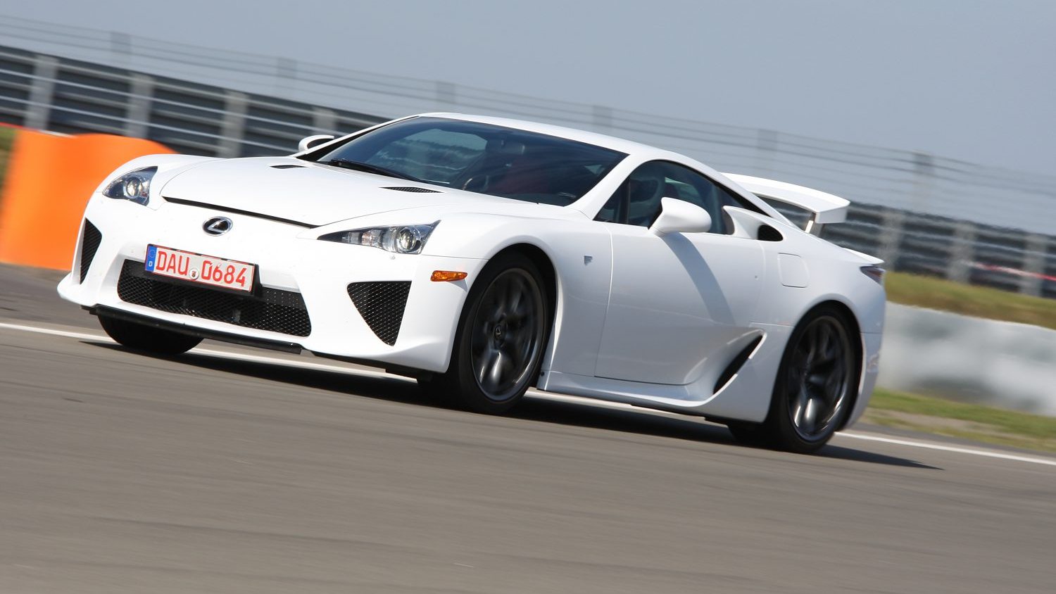 レクサスLFA